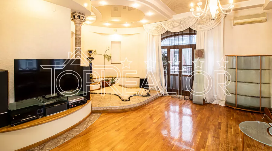 Продам 2-ярусну 5-кімн. квартиру в історичному особняку на вул. Алчевських | Toprealtor