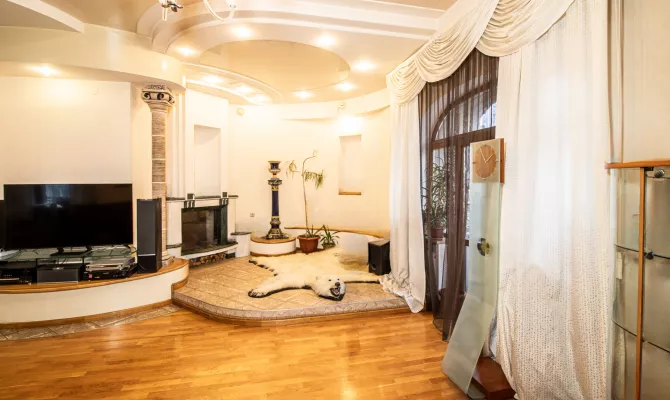 Продам 2-ярусную 5-комнатную квартиру в историческом особняке на ул. Алчевских | Toprealtor