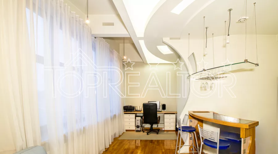 Продам 2-ярусну 5-кімн. квартиру в історичному особняку на вул. Алчевських | Toprealtor