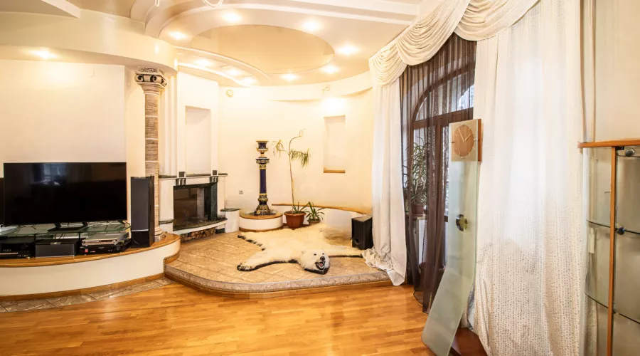 Продам 2-ярусную 5-комнатную квартиру в историческом особняке на ул. Алчевских | Toprealtor