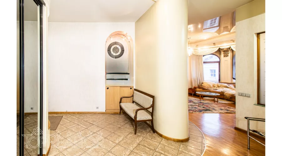 Продам 2-ярусну 5-кімн. квартиру в історичному особняку на вул. Алчевських | Toprealtor