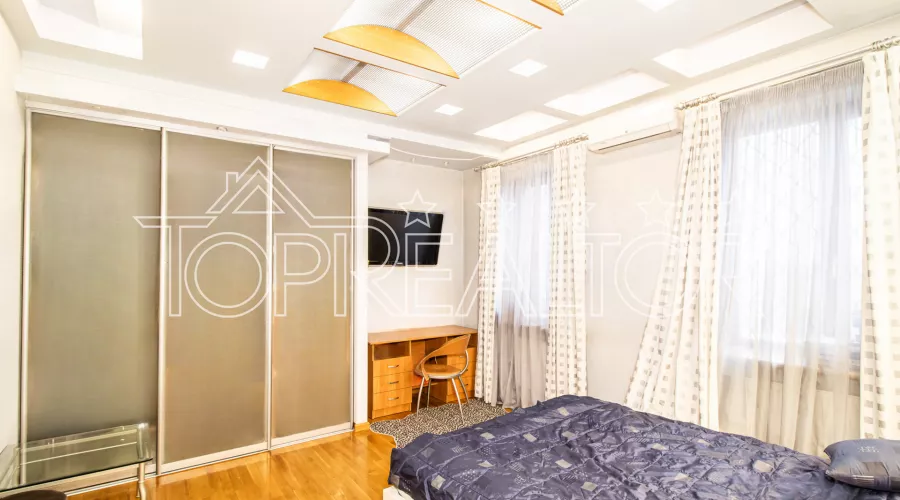 Продам 2-ярусну 5-кімн. квартиру в історичному особняку на вул. Алчевських | Toprealtor