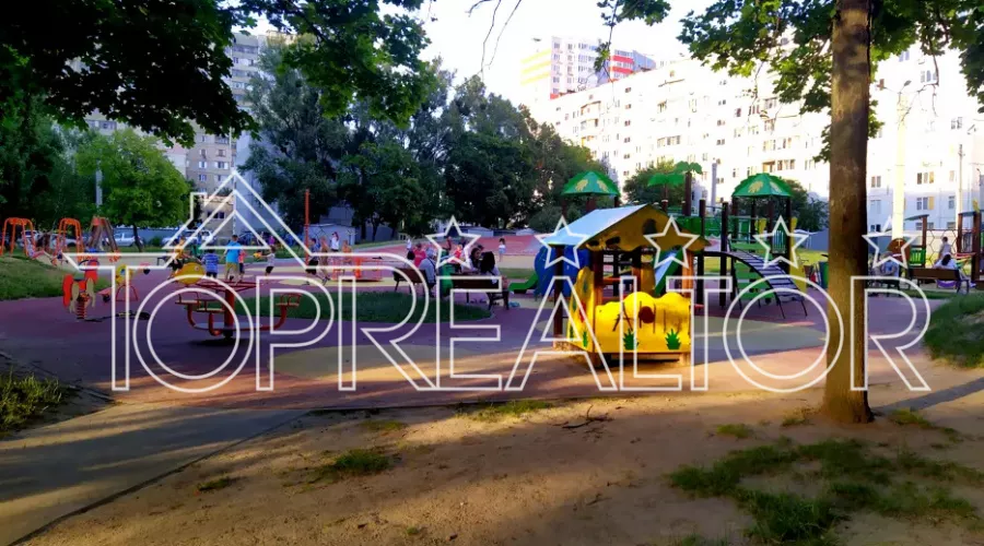 Продаж 3-к квартири в районі Олексіївка, проспект Перемоги, 61 | Toprealtor