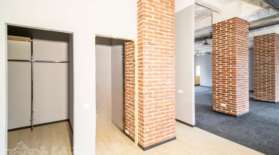 Оренда приміщення в офісному центрі Готель Харків | Toprealtor