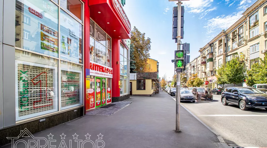 Продам 2-поверховий торговий центр на виході метро Сковороди (колишня  Пушкінська) | Toprealtor