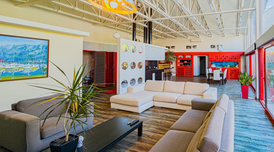 Продається, розкішний, просторий будинок пр. Науки, метро 23 Серпня | Toprealtor