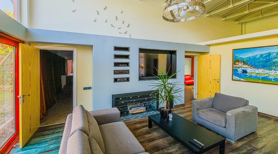 Продається, розкішний, просторий будинок пр. Науки, метро 23 Серпня | Toprealtor