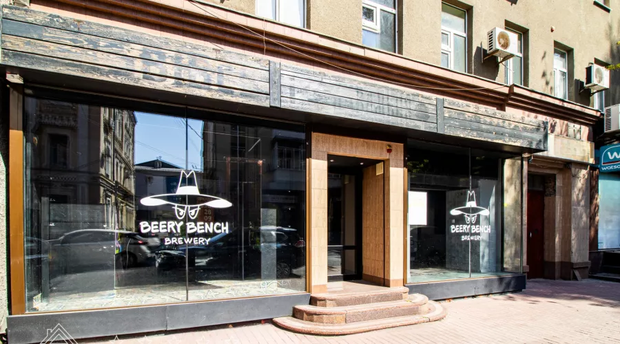 Здам приміщення на 1 поверсі, під магазин, громадське харчування на вул. Ярослава Мудрого 37 | Toprealtor