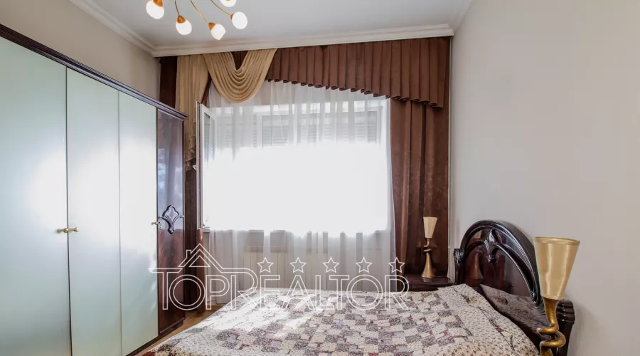 Продам 2-поверховий  будинок в селищі Південне | Toprealtor