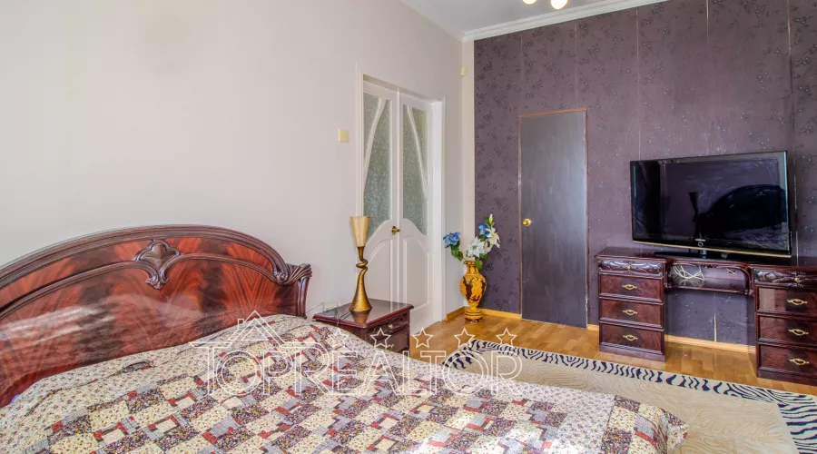 Продам 2-поверховий  будинок в селищі Південне | Toprealtor