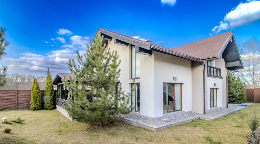 Продам 2-поверховий будинок з якісним ремонтом на Залютіно | Toprealtor