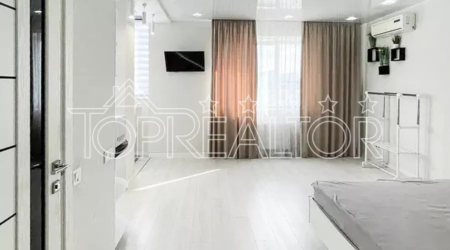Продам 1 кімнатну квартиру ЖК | Toprealtor