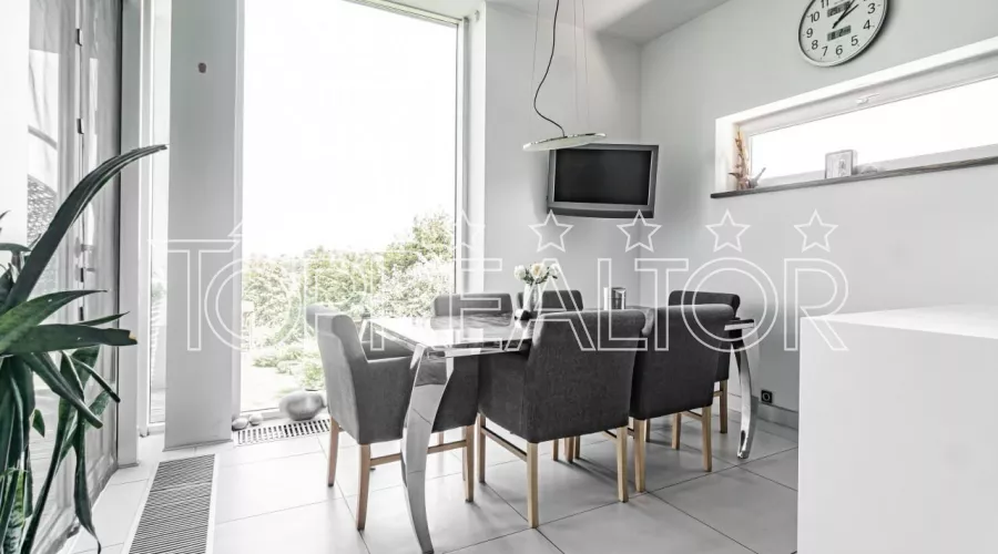 Продам сучасний будинок в сел. Коротич | Toprealtor