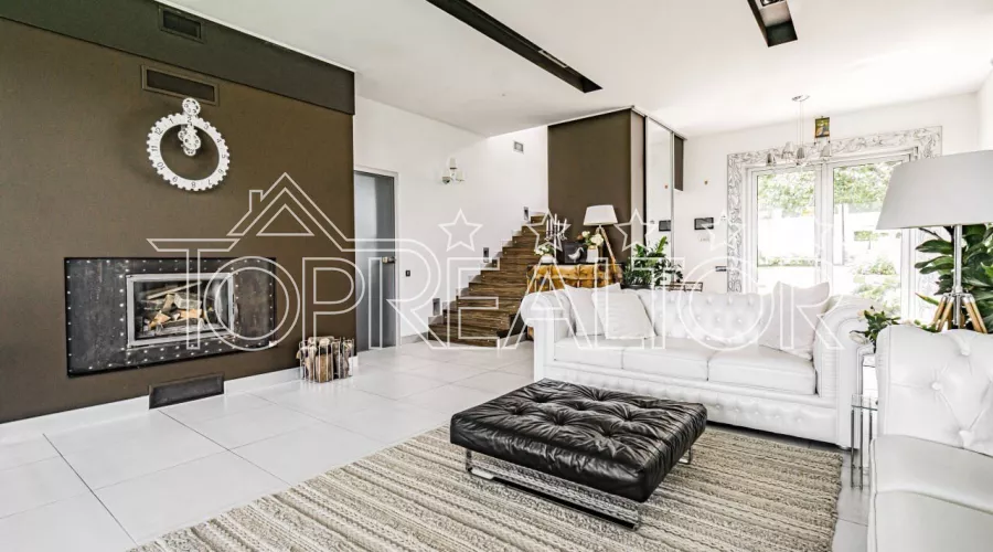 Продам сучасний будинок в сел. Коротич | Toprealtor