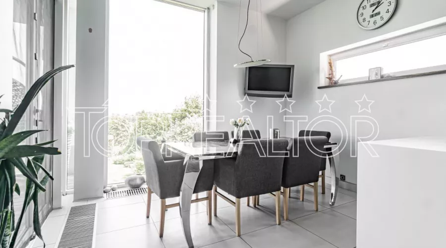 Продам сучасний будинок в сел. Коротич | Toprealtor