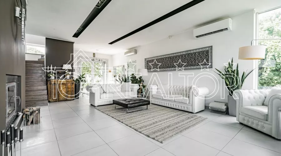 Продам сучасний будинок в сел. Коротич | Toprealtor