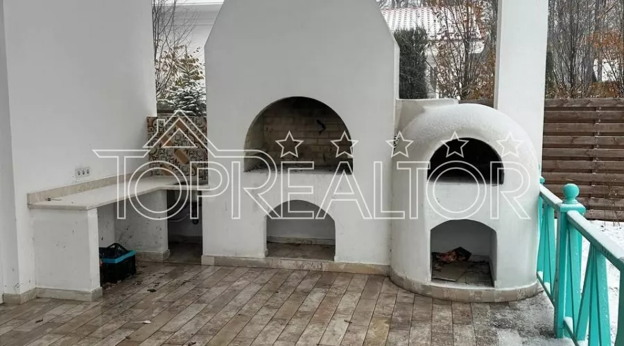 Продам добротний будинок з басейном в котеджному селищі | Toprealtor