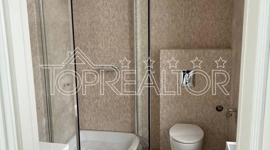 Продам добротний будинок з басейном в котеджному селищі  | Toprealtor