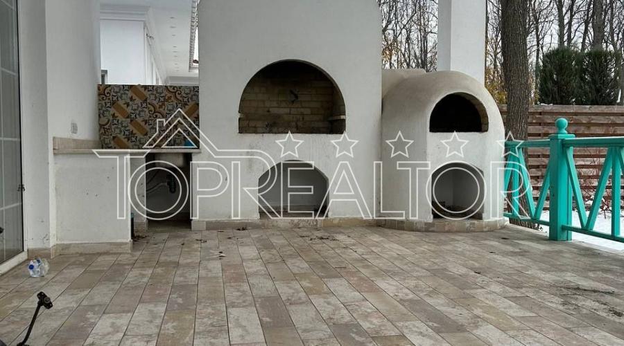 Продам добротний будинок з басейном в котеджному селищі  | Toprealtor