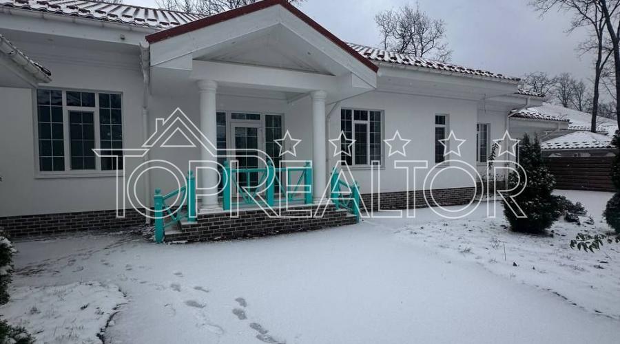Продам добротный дом с бассейном в коттеджном поселке “Лесное”. | Toprealtor