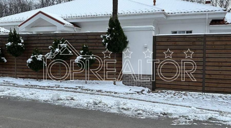 Продам добротний будинок з басейном в котеджному селищі  | Toprealtor