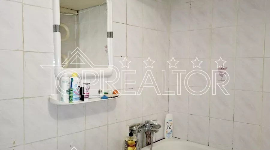 Продам 2-ком. кв. на Новых Домах .Коммунальный рынок. єВідновлення | Toprealtor