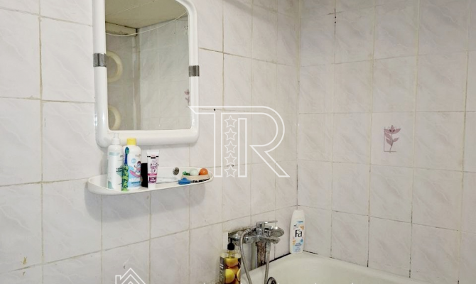 Продам 2-ком. кв. на Новых Домах .Коммунальный рынок. єВідновлення | Toprealtor