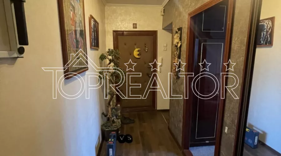 Продам хорошу, теплу 3-кімнатну квартиру на Салтівці в 522 м/р | Toprealtor