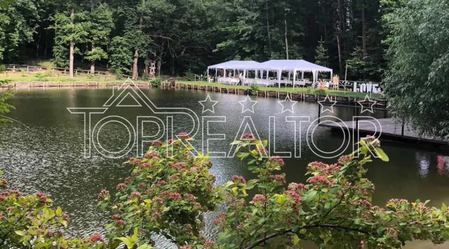 Продам готельно-ресторанний комплекс, що діє, в передмісті | Toprealtor