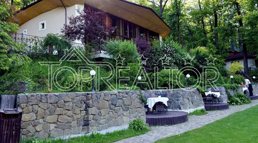 Продам готельно-ресторанний комплекс, що діє, в передмісті | Toprealtor