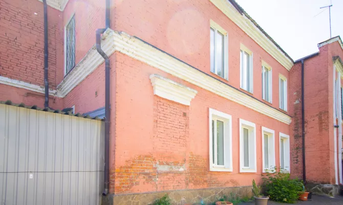 Продаж дієвого бізнесу: МЕДЦЕНТР по вул. Москалівській 106 | Toprealtor