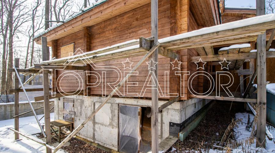 Продам 2-этажный деревянный сруб в Роял Клабе | Toprealtor