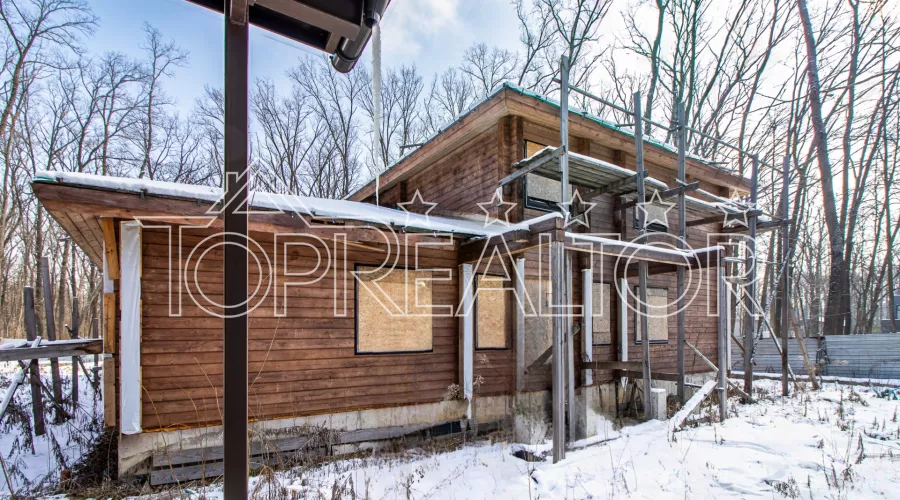 Продам 2-поверховий дерев'яний зруб в Роял Клабі | Toprealtor