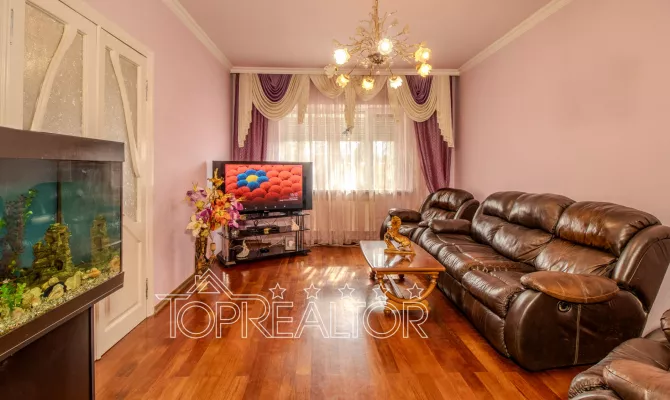 Оренда 2-поверхового будинку в селищі Південний | Toprealtor