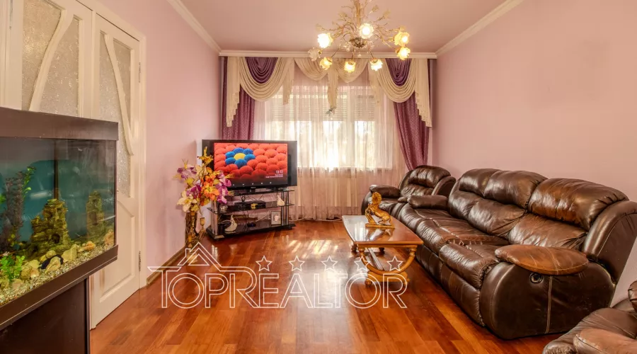 Оренда 2-поверхового будинку в селищі Південний | Toprealtor