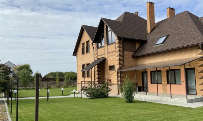 В продажу  приватний багатоквартирний будинок  в охороняєму містечку Флоринка. | Toprealtor