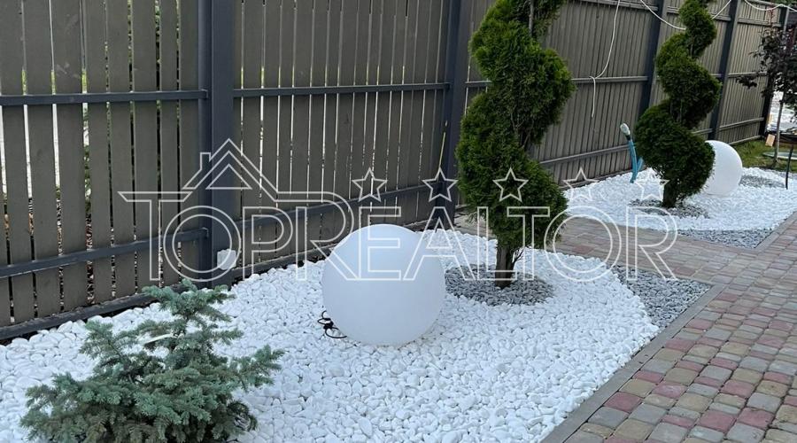 Здається в оренду 2- поверховий будинок в містечку  | Toprealtor