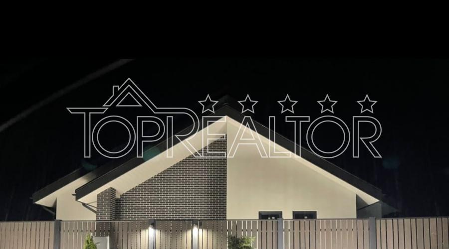Здається в оренду 2- поверховий будинок в містечку  | Toprealtor