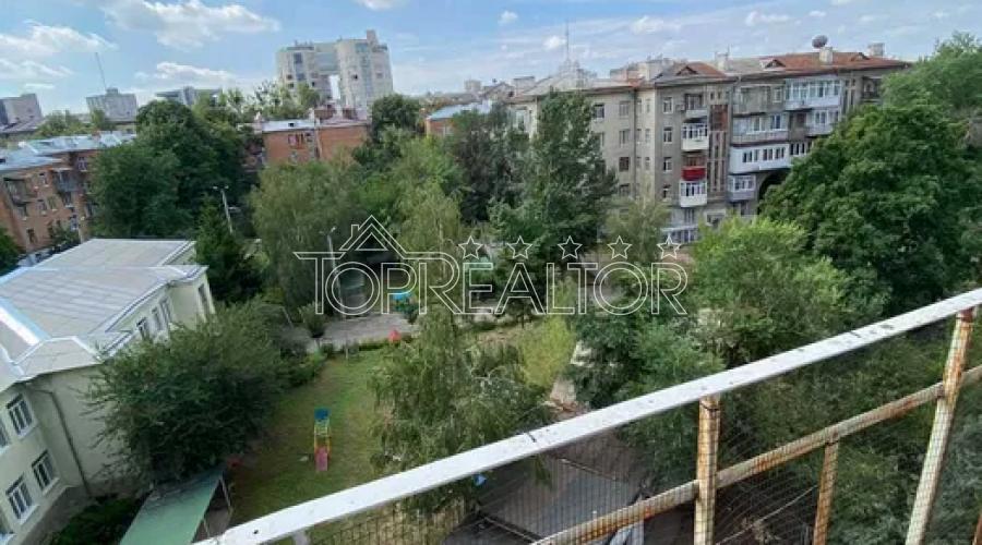 Продаж 2-к квартири біля метро Наукова | Toprealtor