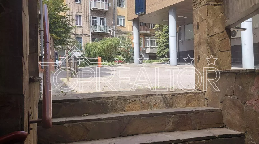 Продам нежитлове приміщення для розміщення салону, офісу на вул. Потебня | Toprealtor