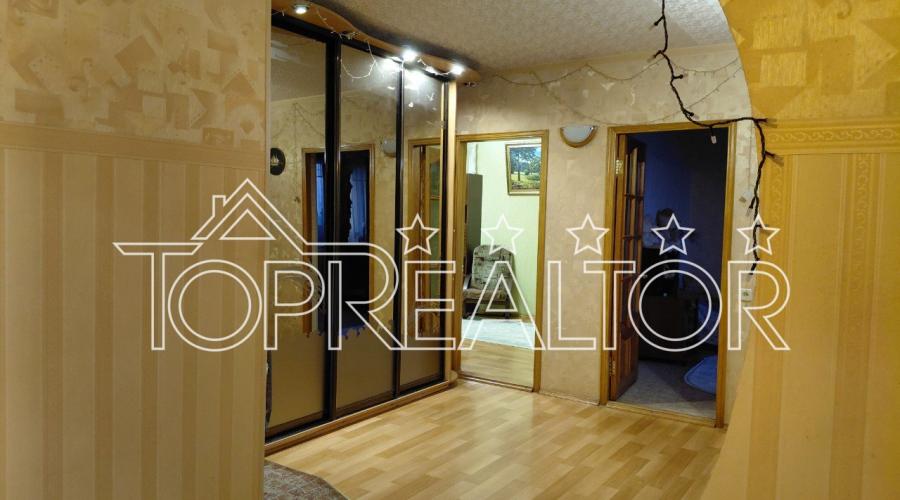 Продаж 3-кімнатної квартири на селищі Жуковського | Toprealtor