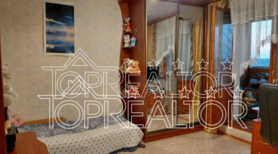 Продаж 3-кімнатної квартири на селищі Жуковського | Toprealtor