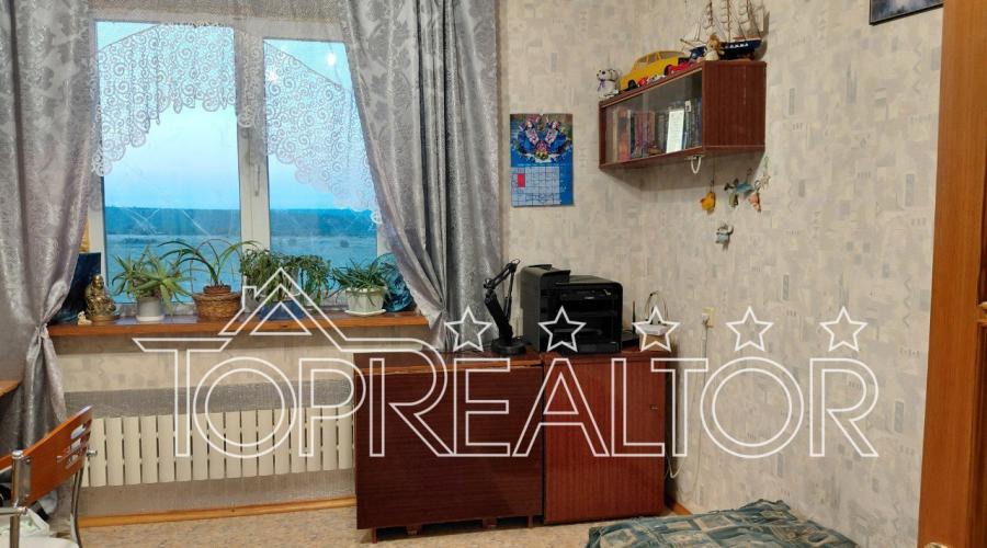 Продаж 3-кімнатної квартири на селищі Жуковського | Toprealtor