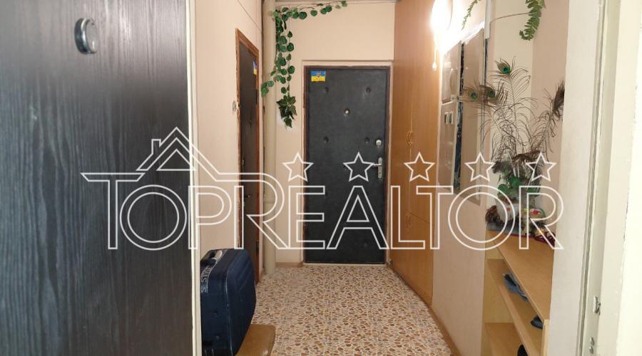 Продаж 3-кімнатної квартири на селищі Жуковського | Toprealtor