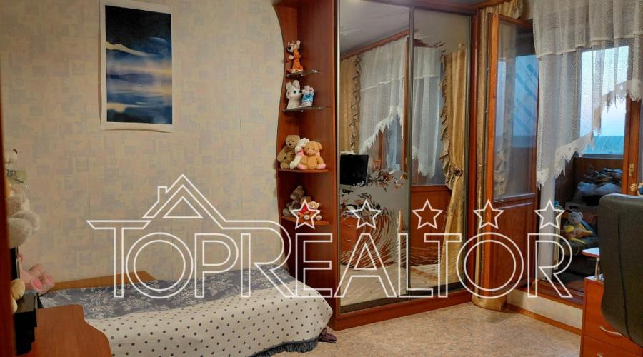 Продаж 3-кімнатної квартири на селищі Жуковського | Toprealtor