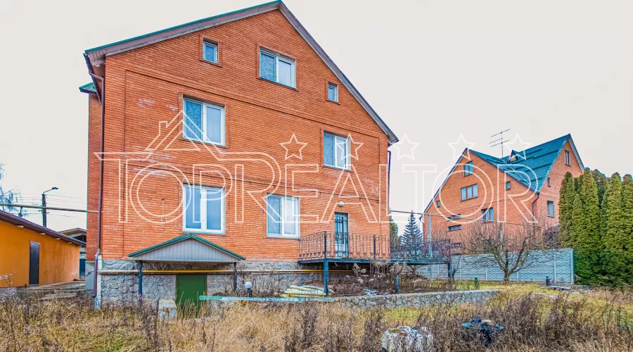 Продаж 2-х будинків в котеджному селищі Флорінка-1 | Toprealtor