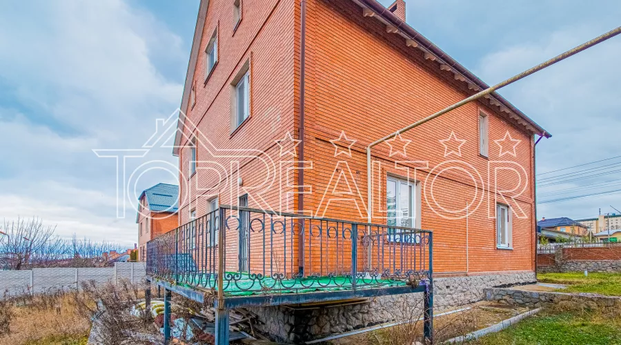 Продаж 2-х будинків в котеджному селищі Флорінка-1 | Toprealtor