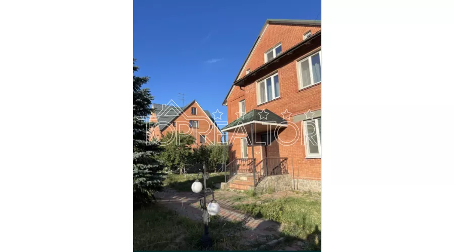 Продаж 2-х будинків в котеджному селищі Флорінка-1 | Toprealtor