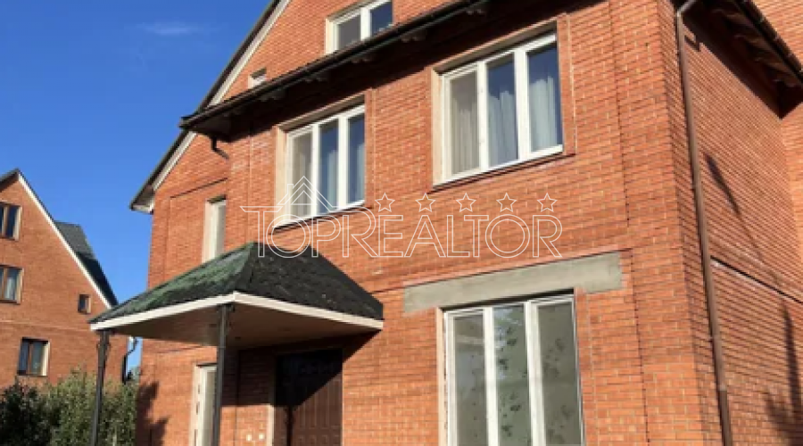 Продаж 2-х будинків в котеджному селищі Флорінка-1 | Toprealtor