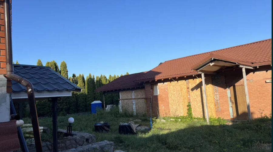 Продаж 2-х будинків в котеджному селищі Флорінка-1 | Toprealtor